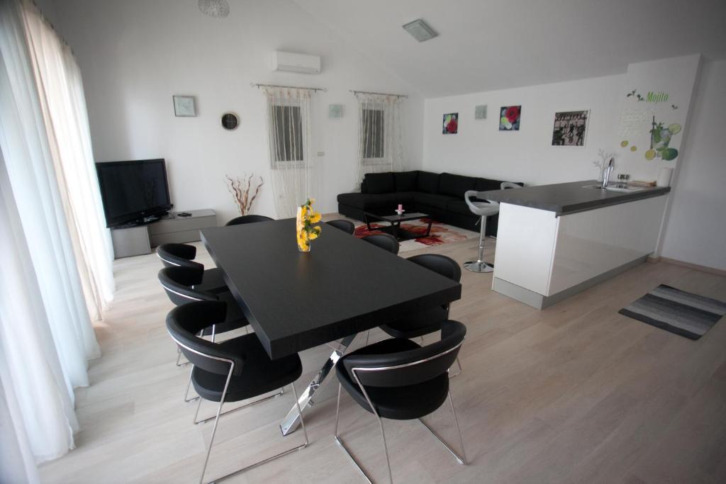Apartments Svjetlana Τρογκίρ Δωμάτιο φωτογραφία